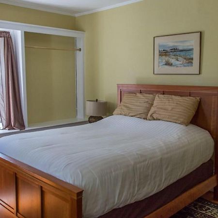 Old Parsonage Guest House Кенебънкпорт Екстериор снимка